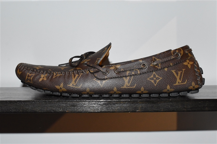 Monogram Louis Vuitton Moccasin, size 12