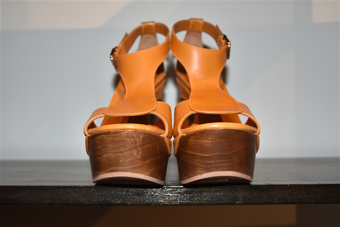 Oak Gianvito Rossi Wedge, size 7