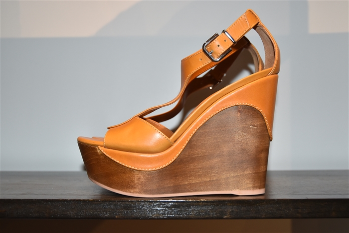 Oak Gianvito Rossi Wedge, size 7